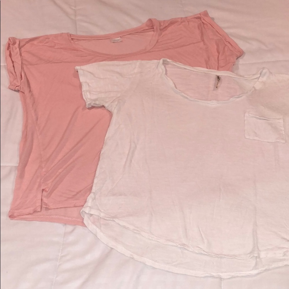 ⭐️ Tresics t-shirt pair 5/$25!